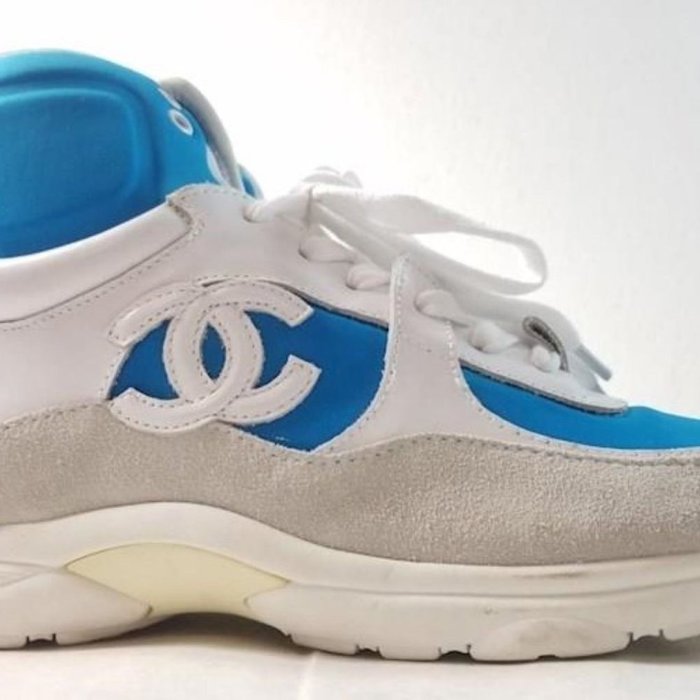 CHANEL 2018 Interlocking CC Logo High Top Sneakers - Picture 3 of 8